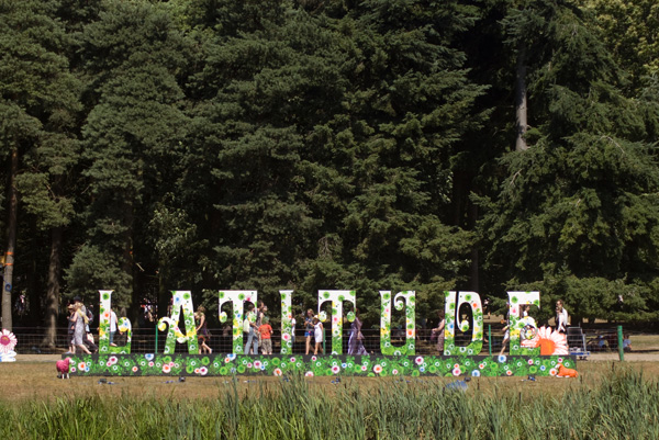 Our photographer about town, Georgie M'Glug, reports on the folkier side of Latitude